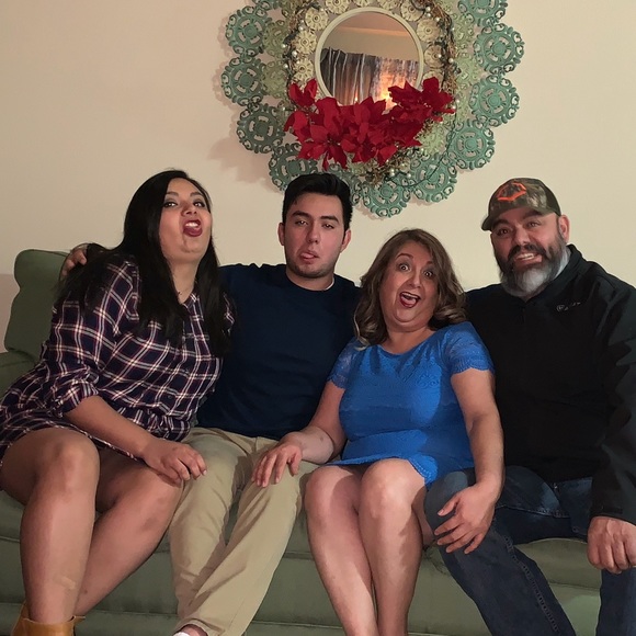 Meet your Posher, Toni - Picture 2 of 4